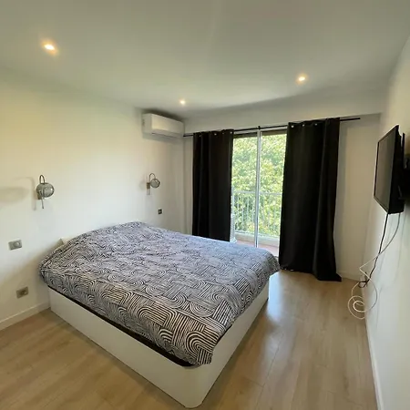 Apartment Joli 3 Pieces Climatise Parking Proche Des Plages *