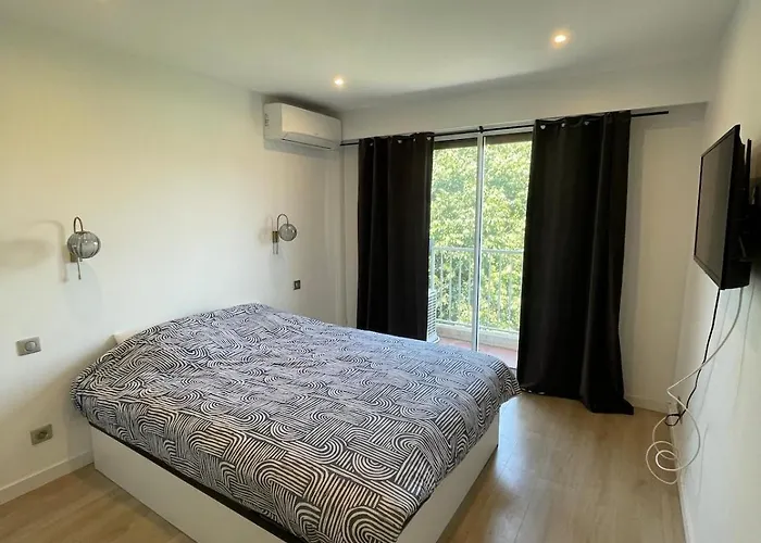 公寓 Joli 3 Pieces Climatise Parking Proche Des Plages *