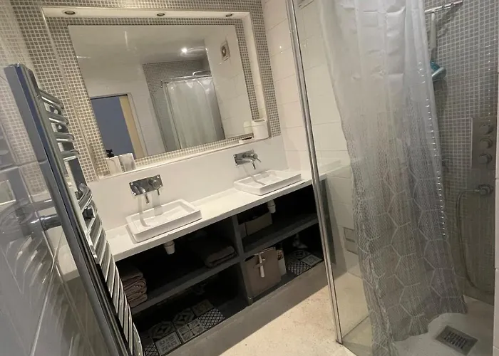 Joli 3 Pieces Climatise Parking Proche Des Plages 昂蒂布